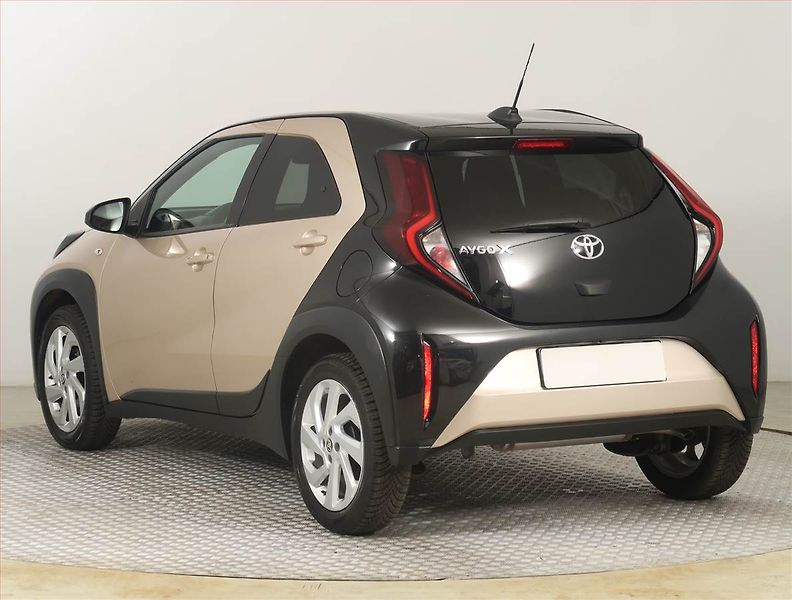 Toyota Aygo (2022) 1.0 VVT-i, Automat, ČR,1.maj - fotka 4 z 18