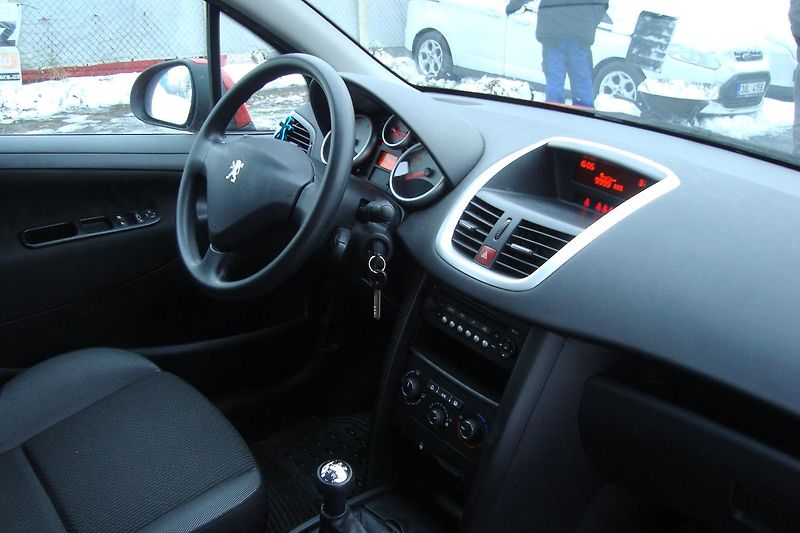 Peugeot 207 (2010) 1.4i, Zakoup.v ČR, Naj.70 Tis. - fotka 38 z 52
