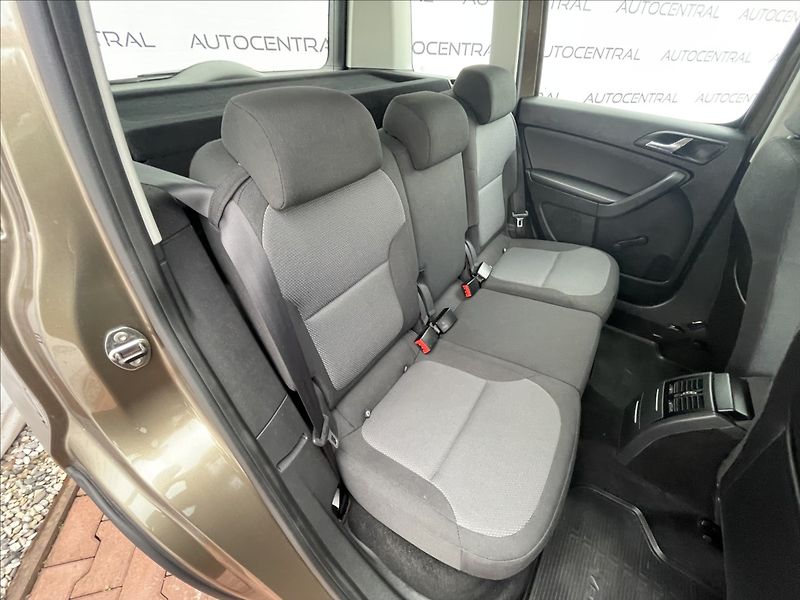 Škoda Yeti 1,2 TSi,77kW,serv.kn.,Po servi - fotka 19 z 20