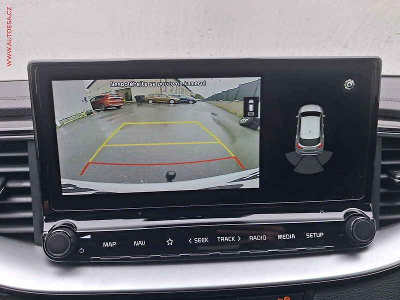 Kia XCeed (2020) 1.6 CRDi, ČR, TZ, LED, navi - fotka 18 z 20
