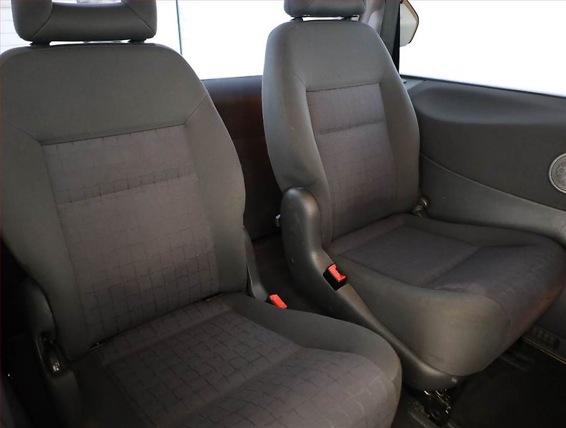 Seat Alhambra (2006) 2.0 TDI, 7 míst, po STK, Tažné - fotka 11 z 12