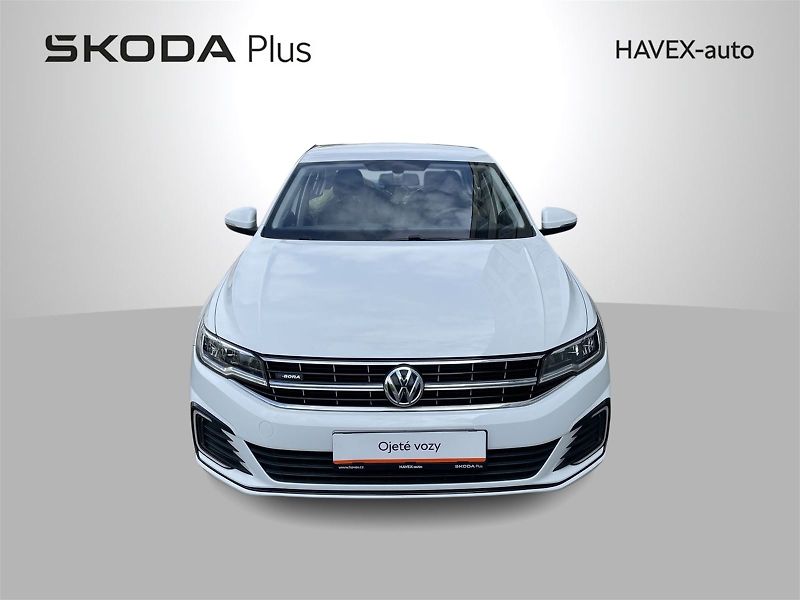 Volkswagen Bora (2019) E- 100 kW DSG - fotka 4 z 21