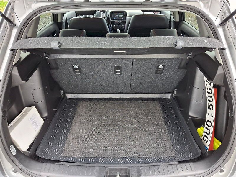 Suzuki Vitara (2017) Automat 4x4 1,4i 103kW - fotka 8 z 33
