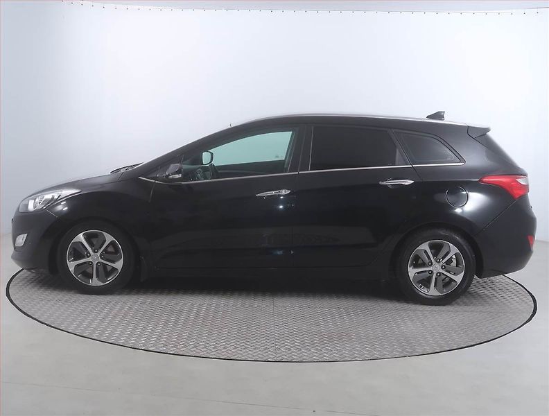 Hyundai i30 (2013) 1.6 CRDi, Serv.kniha, Tempomat - fotka 3 z 15
