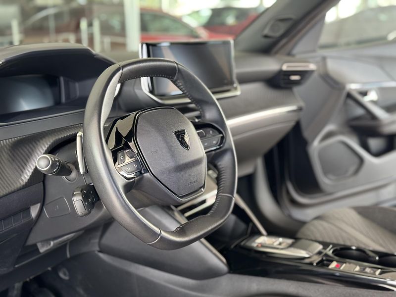 Peugeot 2008 1,2PT 130*AT8*Allure*Kamer*DPH - fotka 12 z 37