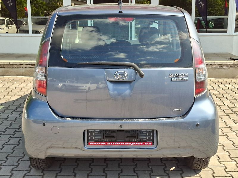 Daihatsu Sirion (2006) 1.3i 67kW AUT 4WD - fotka 7 z 39