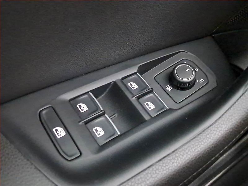 Volkswagen Passat (2017) Highline 2.0 BiTDI, 4X4 - fotka 16 z 19