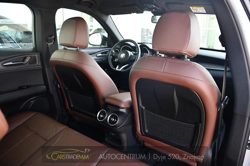 Alfa Romeo Stelvio 2,2 JTDm Q4 154kW TAŽNÉ - fotka 18 z 53