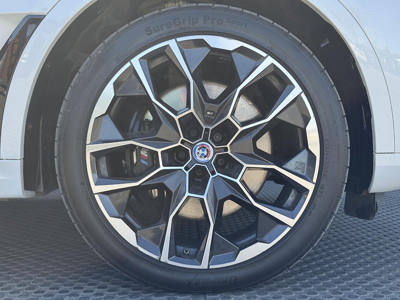 BMW X7 (2022) 40d 250kw M-Packet - fotka 57 z 60