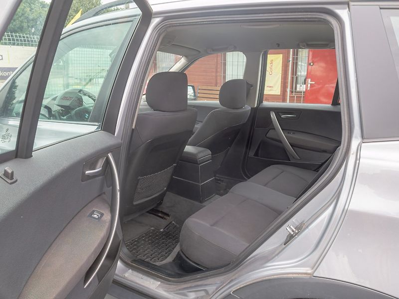 BMW X3 (2006) 2.0D 110KW – 2x Alu kola - fotka 31 z 41