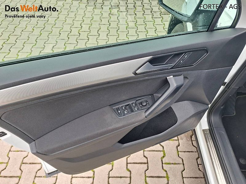 Volkswagen Tiguan (2018) 1.4 TSI,92kW,Tažné,Servis.kníž - fotka 12 z 26
