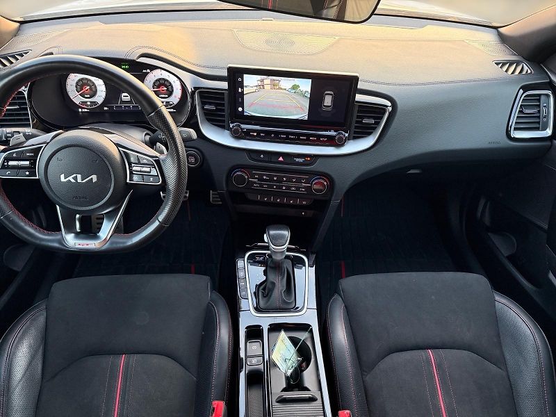 Kia ProCeed (2023) GT 1.6T-GDI 150kW CZ DPH - fotka 9 z 11