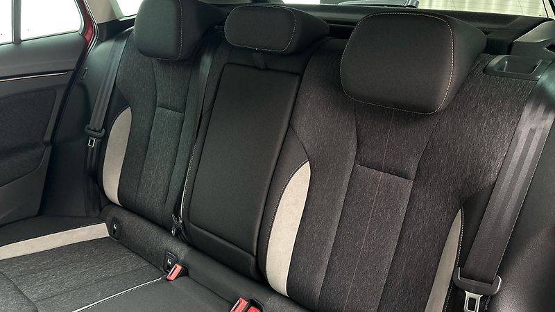 Škoda Scala 1.0 TSI DSG Style - fotka 16 z 25