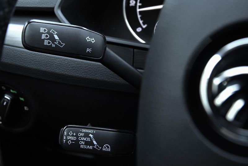 Škoda Superb 2.0 TDi CR,DKLIMA,VÝHŘEV,TEMP - fotka 16 z 50