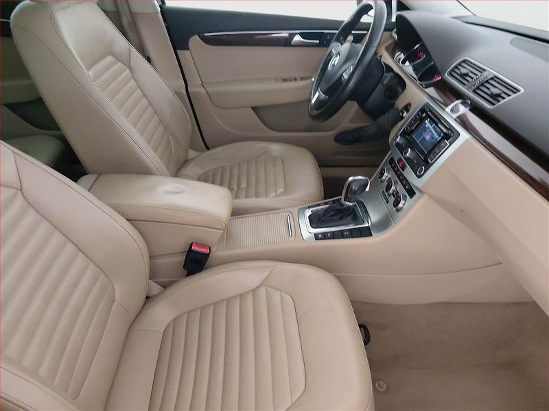Volkswagen Passat (2013) Highline 2.0 TDI, Automat - fotka 9 z 23