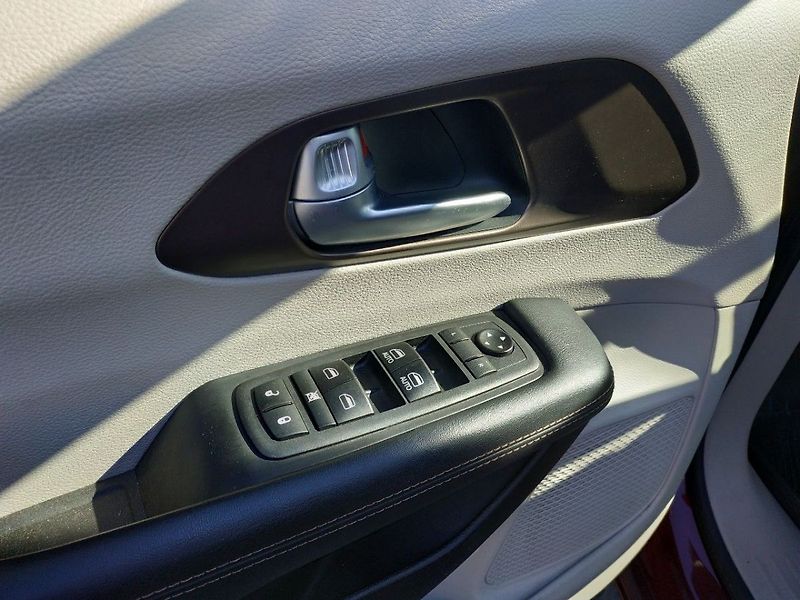 Chrysler Pacifica 3.6 V6 L, SERVIS, TZ - fotka 9 z 36