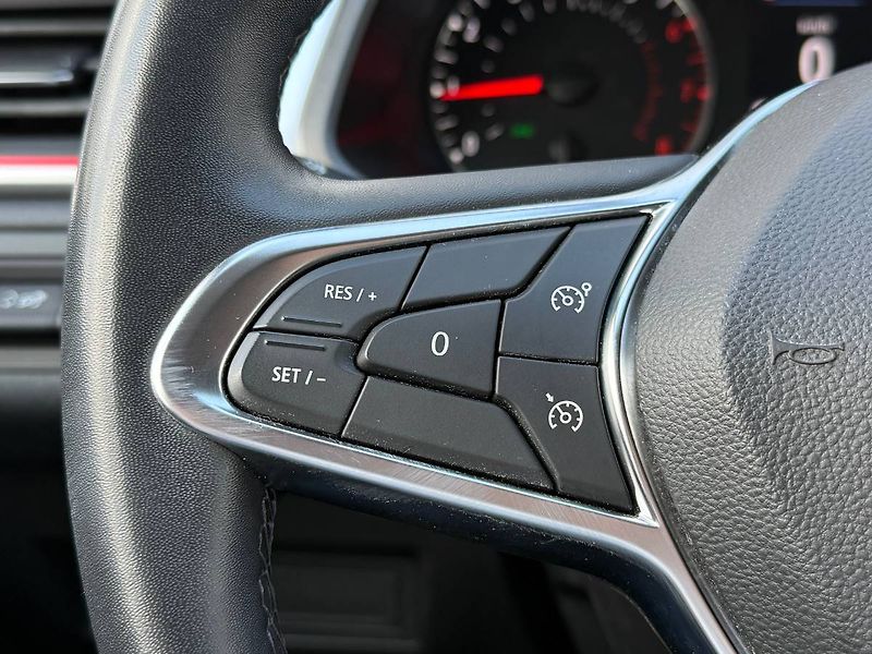 Renault Captur (2020) 1.0 TCe 74 kW Intens - fotka 18 z 23