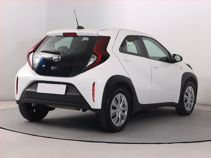 Toyota Aygo (2023) Executive 1.0, Automat - fotka 5 z 18