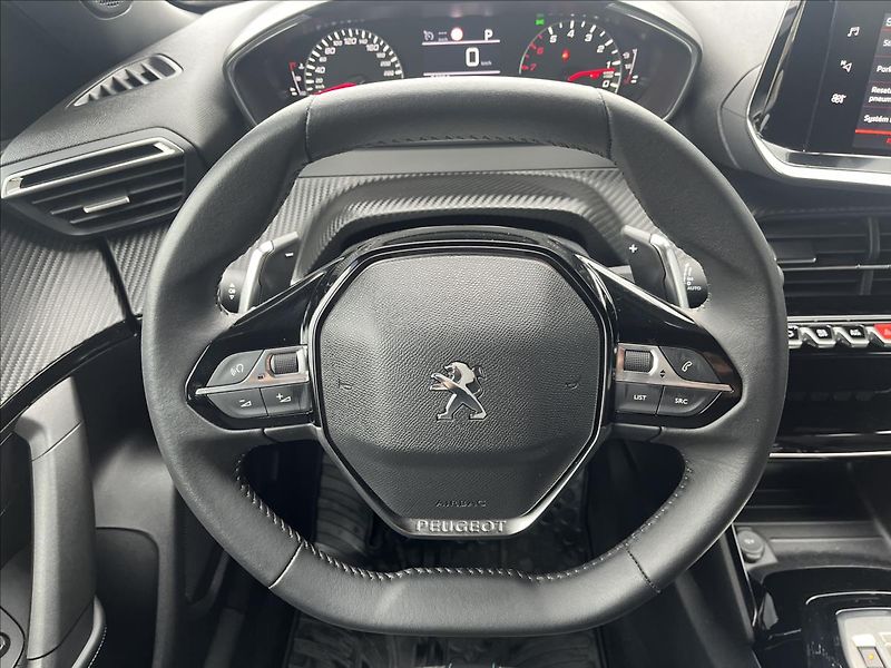 Peugeot 2008 1,2 PT  Allure EAT8 zár 6/28 - fotka 11 z 24