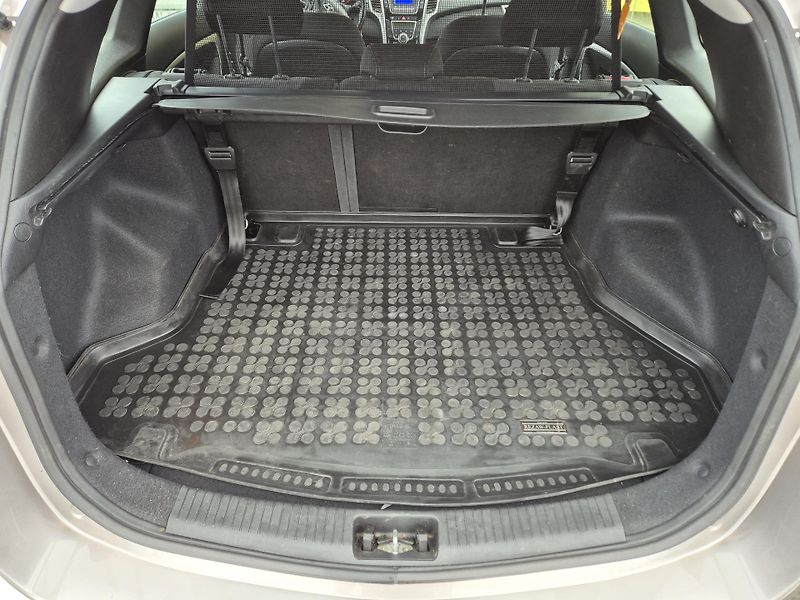 Hyundai i30 (2017) - fotka 6 z 16