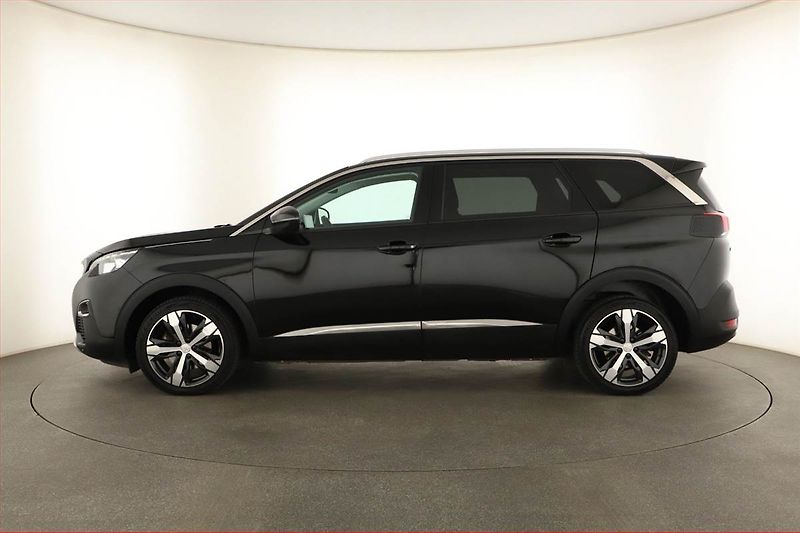 Peugeot 5008 (2020) 1.5 BlueHDi, 7 míst, ČR,1.maj - fotka 3 z 15