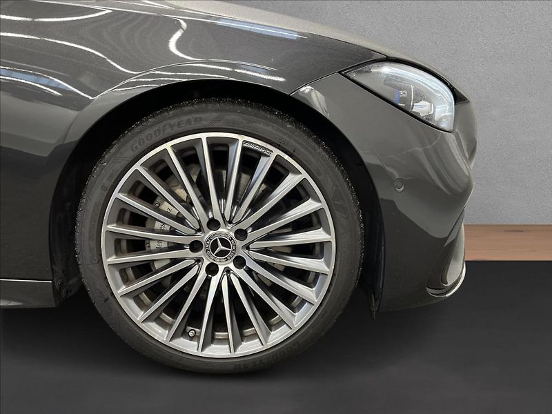 Mercedes-Benz Třídy C 220d 4MATIC kombi AMG Line - fotka 22 z 22