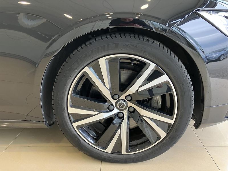 Volvo V90 B4 FWD R-DESIGN AT8 - fotka 5 z 30