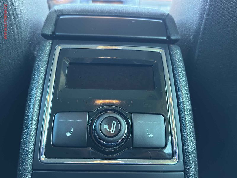 Škoda Superb (2011) 2.0TDi 4x4, ČR, Elegance, DSG - fotka 19 z 22