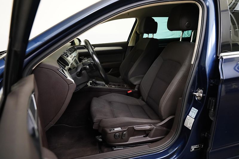 Volkswagen Passat - fotka 5 z 6