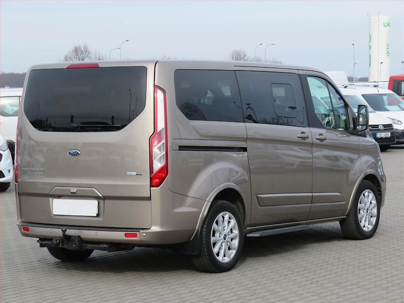 Ford Tourneo Custom (2019) Titanium 2.0 EcoBlue mHEV - fotka 5 z 20