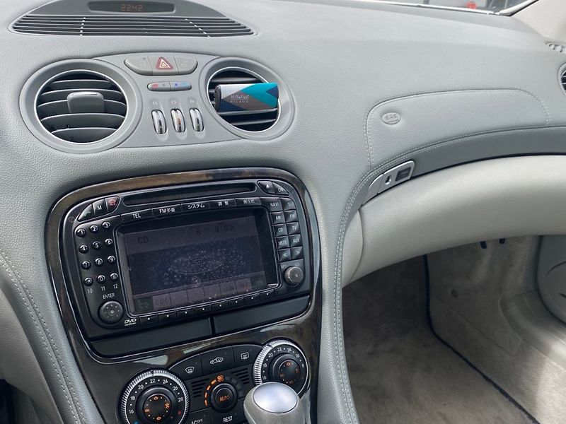 Mercedes-Benz SL (2003) 500  5,0 V8 (225kW) Aut. BA - fotka 15 z 30