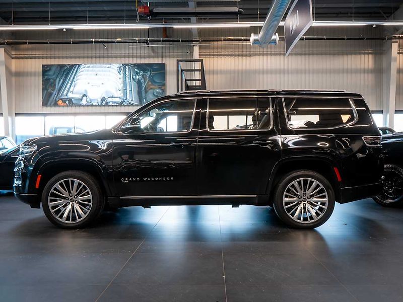 Jeep Grand Wagoneer (2022) 6.4 V8 HEMI Series III, masáže - fotka 2 z 41