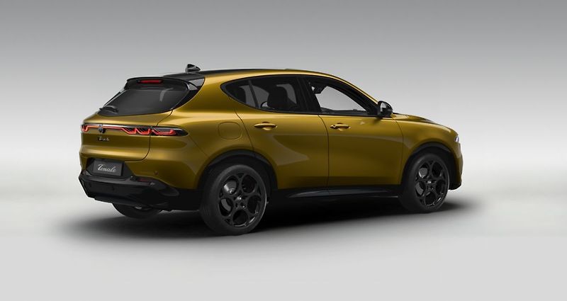 Alfa Romeo Tonale (2026) Sprint 1.5 Turbo Ibrida 175 TC - fotka 3 z 6