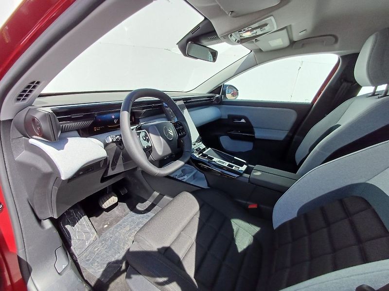 Citroën C5 Aircross YOU Hybrid 145k Automatic - fotka 11 z 28
