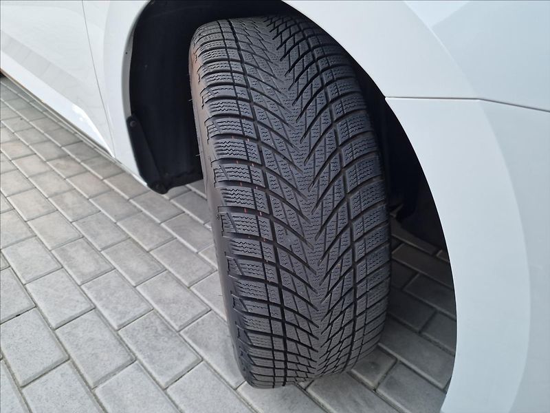 Škoda Superb 2.0TDI 147kW 4x4 DSG Sportline - fotka 45 z 50
