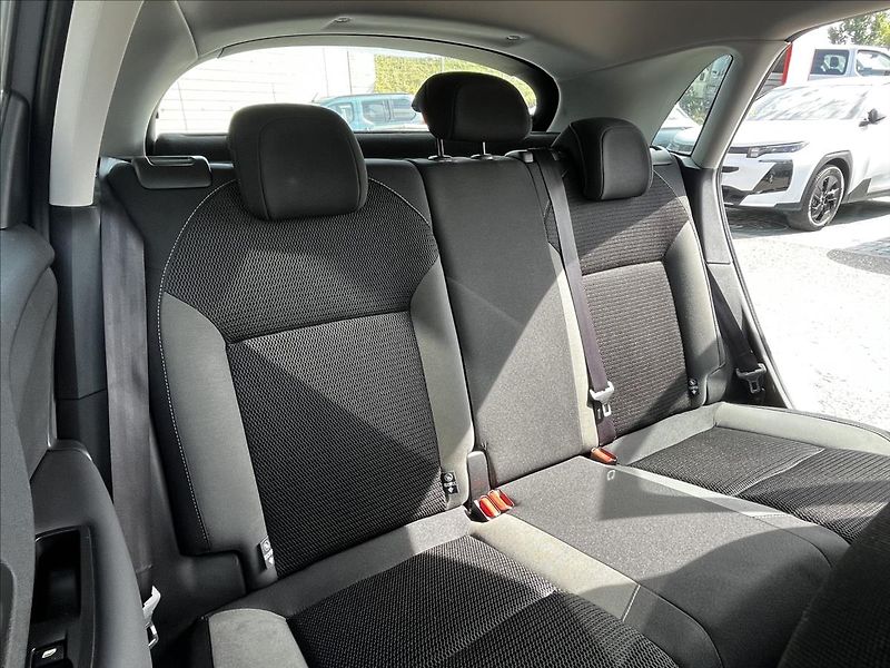 Citroën C4 1,2   PT 110K Feel - fotka 8 z 18
