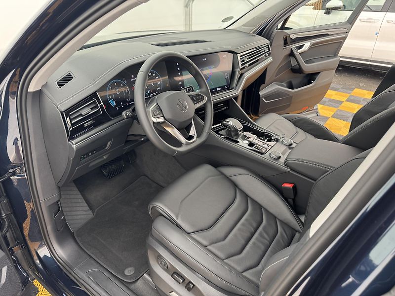 Volkswagen Touareg 3.0Tdi*1MAJ*DPH*LED*VZDUCH* - fotka 8 z 41
