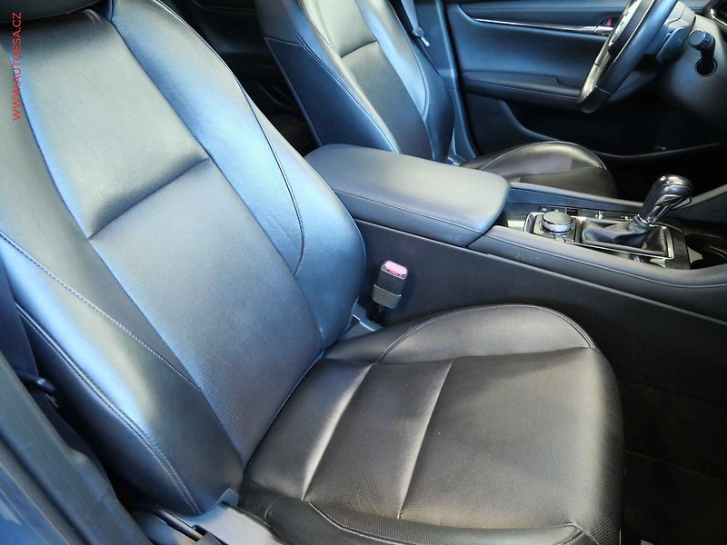 Mazda 3 (2019) 2.0i Takumi, ČR, AT, kůže - fotka 11 z 22