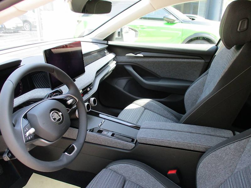 Škoda Superb Liftback Selection 2,0TDI 110k - fotka 13 z 13