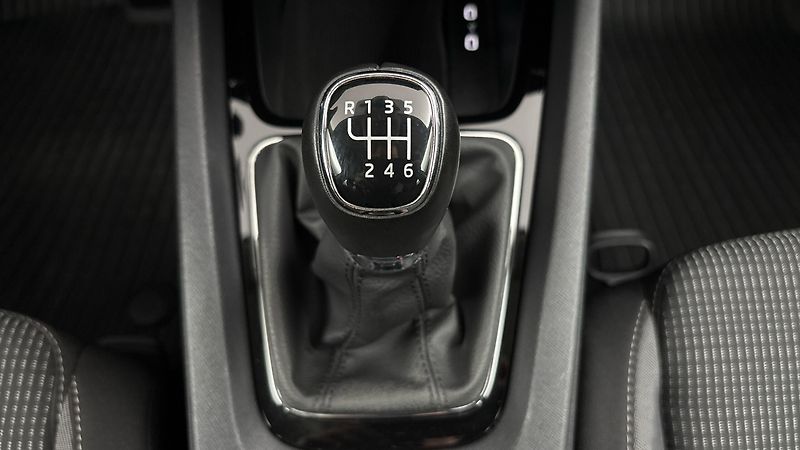 Škoda Octavia 2.0 TDI Ambition Combi - fotka 22 z 25