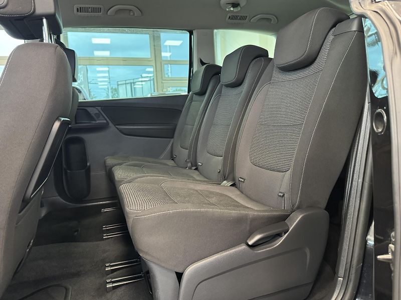 Volkswagen Sharan (2017) 2,0TDi DSG REZERVACE - fotka 16 z 24