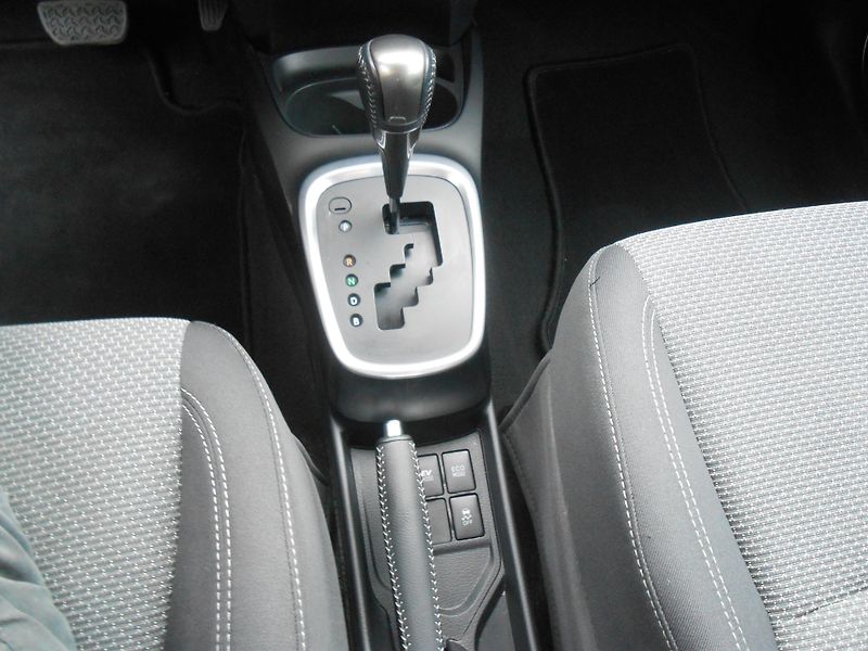 Toyota Yaris 1.5VVTiHybrid,NAVI,KAMERA,AUT - fotka 25 z 39