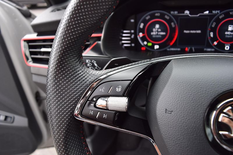 Škoda Scala (2021) 1.0TSI 81kw MONTE CARLO PANO  - fotka 32 z 48
