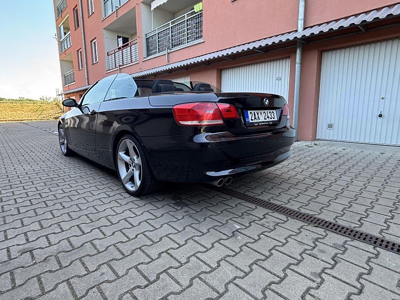 BMW Řada 3 (2008) - fotka 18 z 27