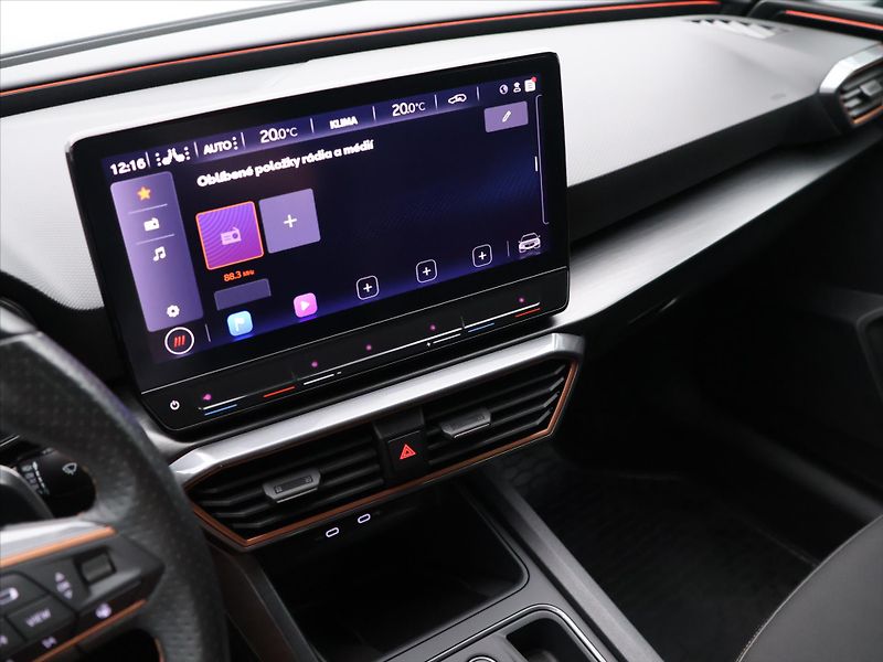 Cupra Leon 2,0 TSI 140 kW DSG ST CZ - fotka 22 z 35