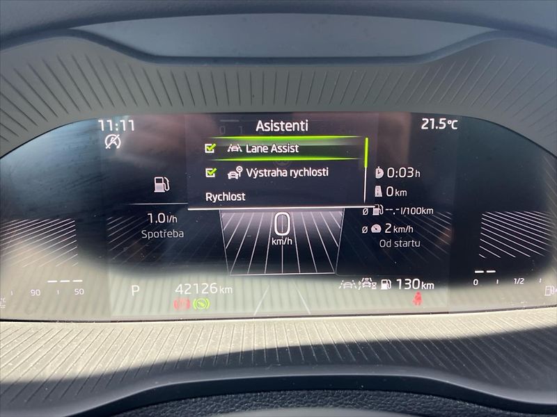 Škoda Karoq 1,5 TSi 110kW 7DSG SELECTION - fotka 16 z 24