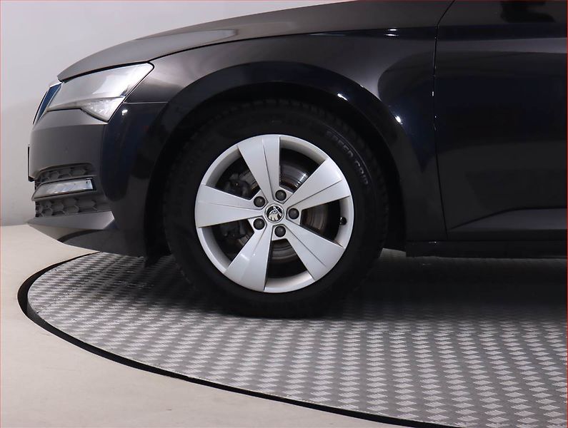 Škoda Superb (2022) Ambition 2.0 TDI, Serv.kniha - fotka 15 z 22