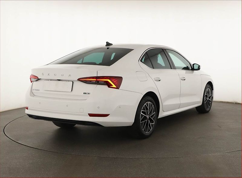 Škoda Octavia (2023) Style Plus 1.5 TSI e-tec - fotka 5 z 20