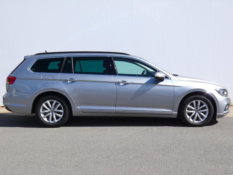 Volkswagen Passat Variant Business 2.0 TDI DSG - fotka 3 z 30