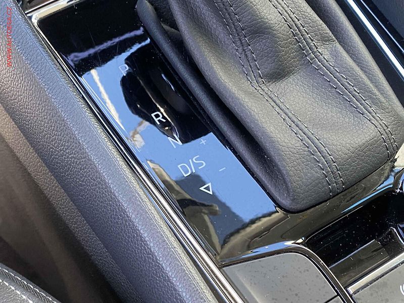Škoda Karoq (2018) 1.5 TSi, Style, DSG, LED - fotka 15 z 21